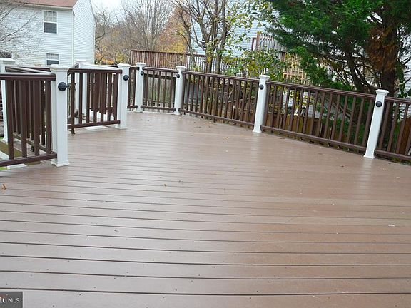 4th image of 11 Forest Glen Ct