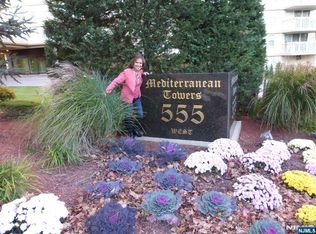 555 North Ave APT 8P, Fort Lee, NJ 07024