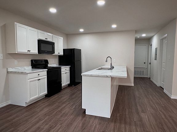 4th image of 102 Pecan Dr #D