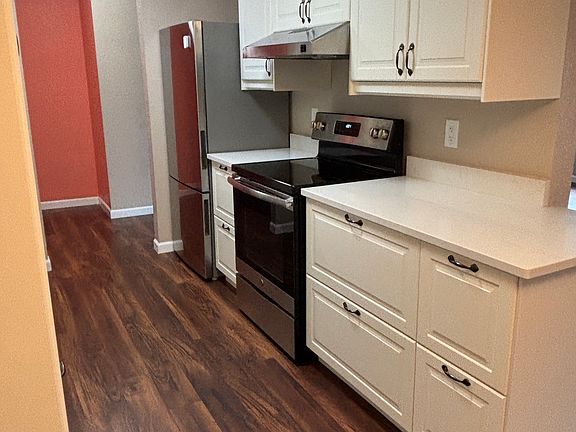 4th image of 12300 28th Ave NE APT 302