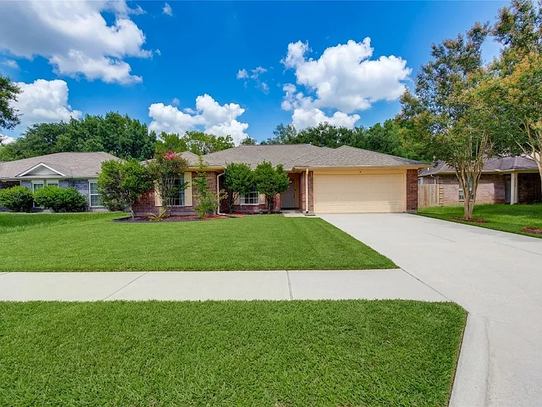 7302 Greenwood Point Dr — Photo 42