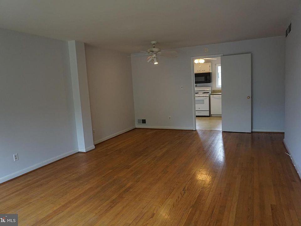 1st image of 435 Earl St