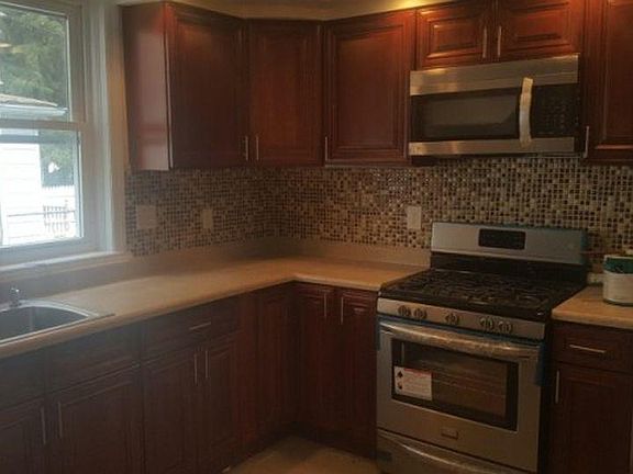 3rd image of 78 Brighton Ave #House