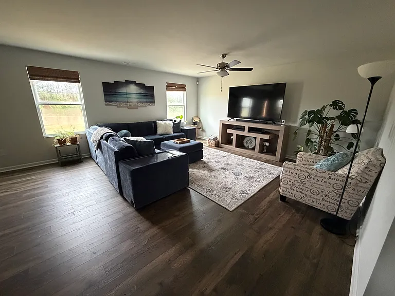 1069 Emerald Stone Loop — Photo 4