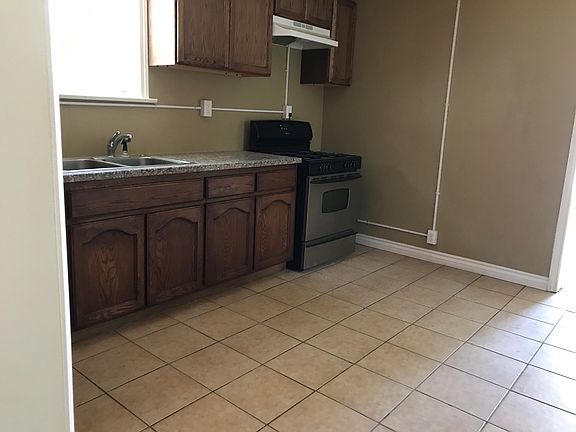 4th image of 7046 Victoria Ave