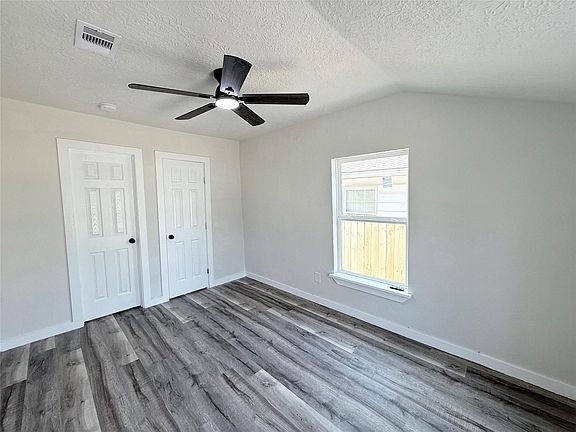 5th image of 506 S Iowa St