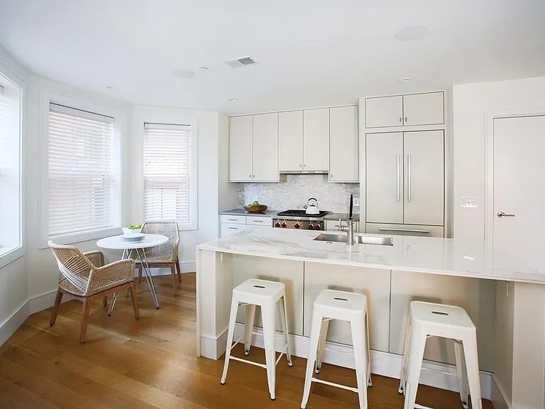 373 Harvard St #2 — Photo 2