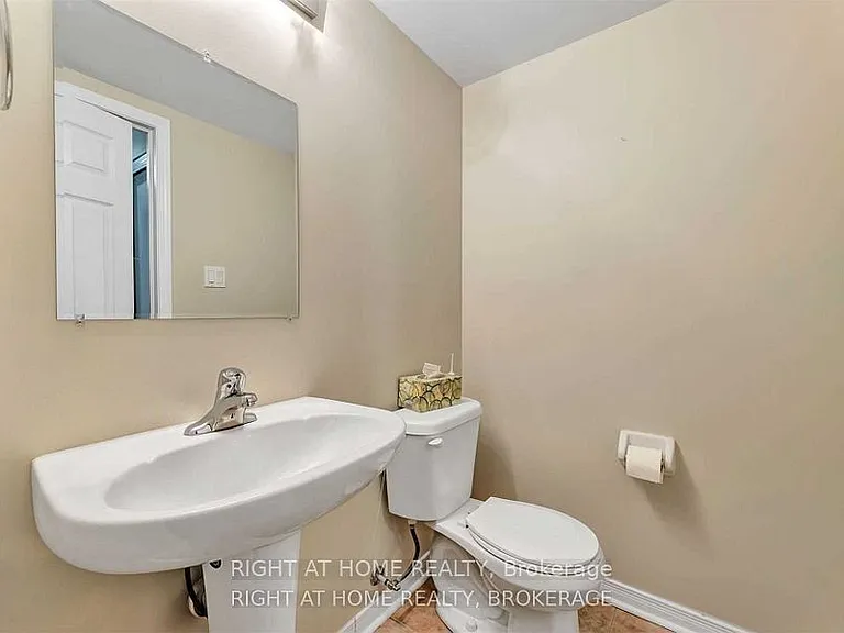 178 Kingston Rd W — Photo 10