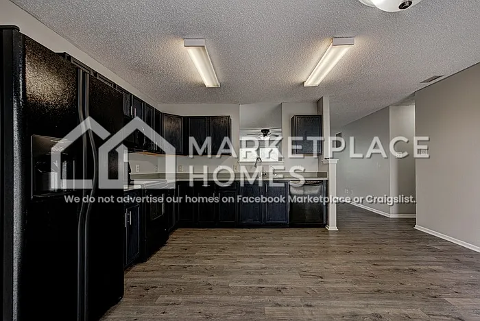 2108 Bridlewood Dr — Photo 9
