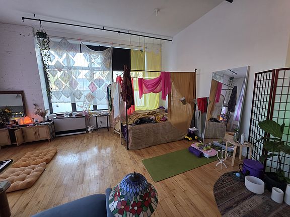 4th image of 467 Troutman St #1C