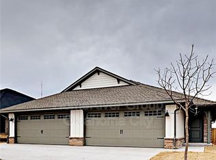 11504 Keystone Cir, Oklahoma City, OK 73114