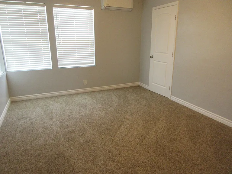 4423 Johnston Ave — Photo 9