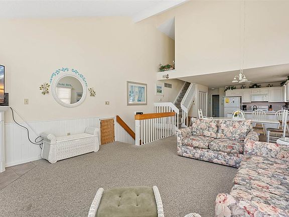 4th image of 121 57th St E #Sea