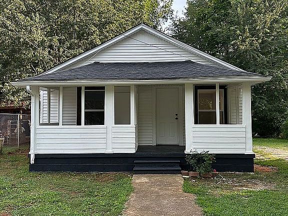 2nd image of 517 3rd St