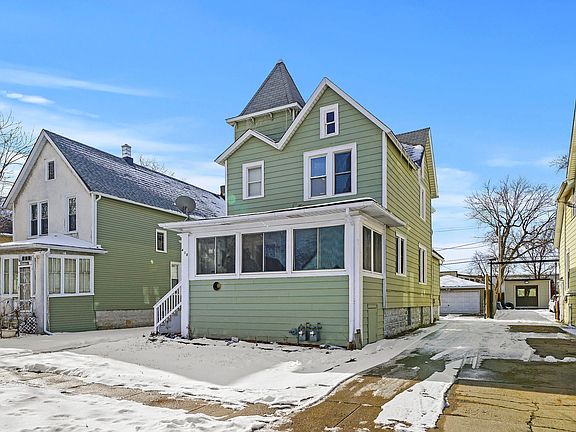 3rd image of 412 N 8th Ave