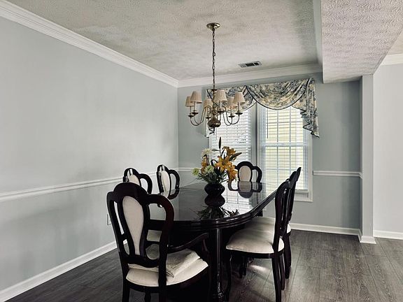 5th image of 3661 Forest Glen Trl