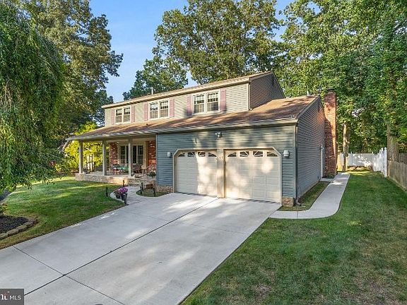 2nd image of 150 Squirrel Tree Ln