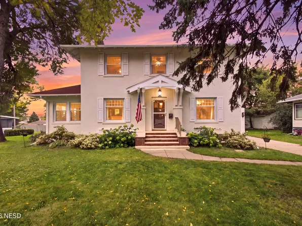 427 W 7th Ave, Webster, SD 57274