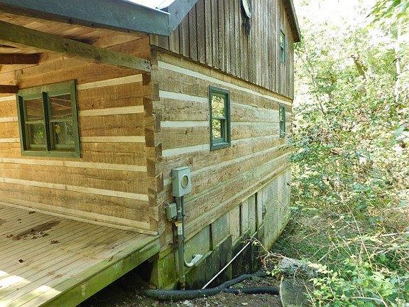 4th image of 57 Woodlawn Cir