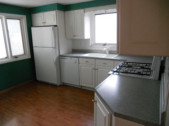 2nd image of 605 Tartan Dr