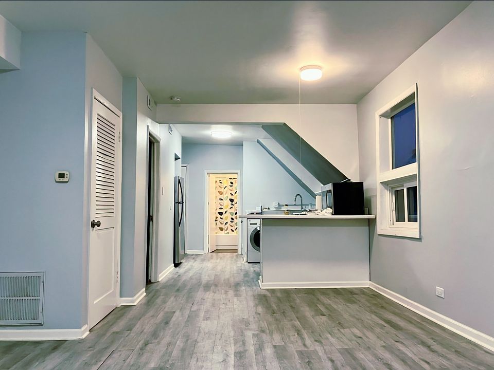 1st image of 2417 N Washtenaw Ave #3