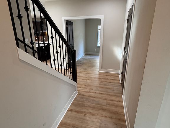5th image of 1402 184th St SW