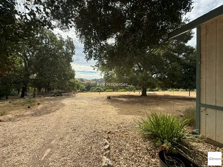 10540 Foothill Rd — Photo 18