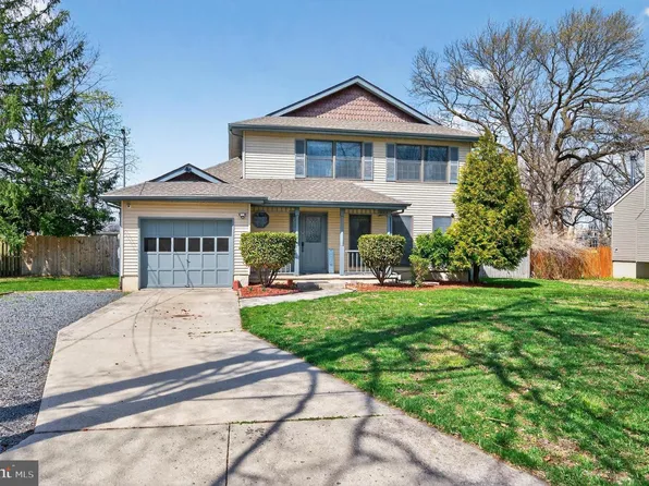 1015 Mercer St, Cherry Hill, NJ 08002