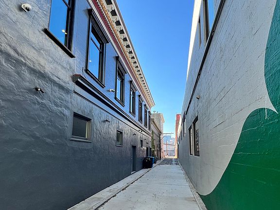 3rd image of 18 Clyde St