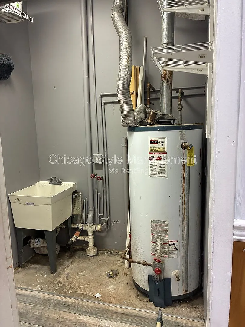 Studio, $1,700 — Photo 3