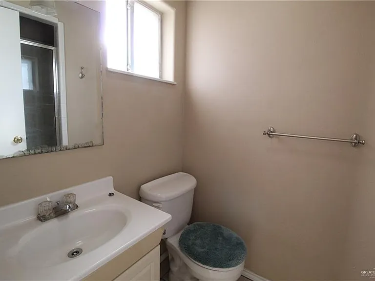1210 W Jonquil Ave — Photo 9