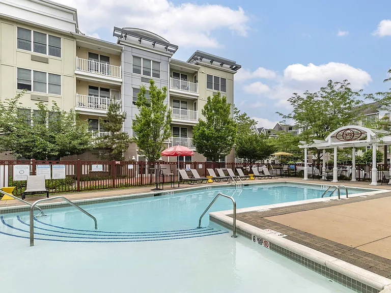 Pier Village Apartments — Photo 49