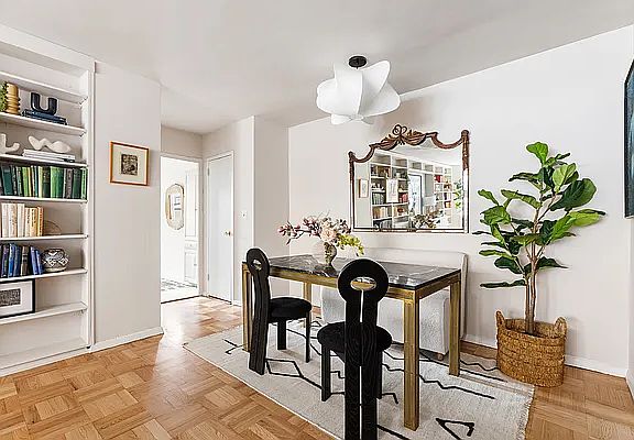 4th image of 39 Gramercy Park N APT 8A