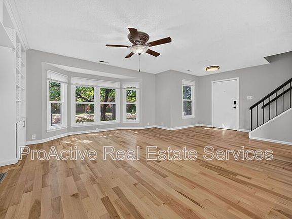 3rd image of 1316 Llewellyn Ave