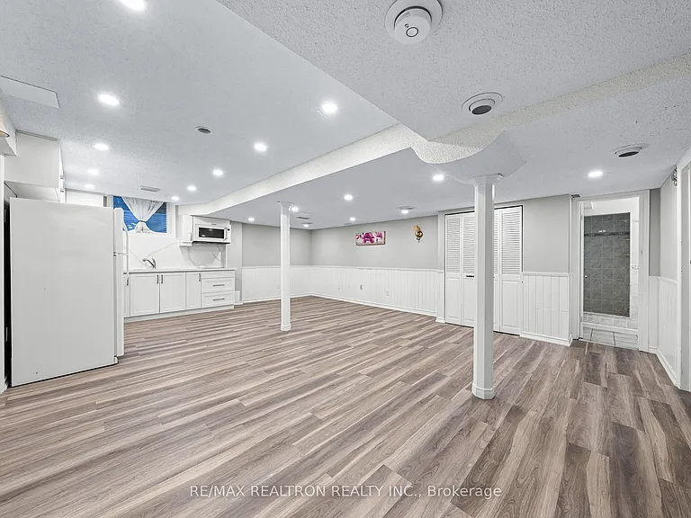 162 Walton Dr #BASEMENT — Photo 5