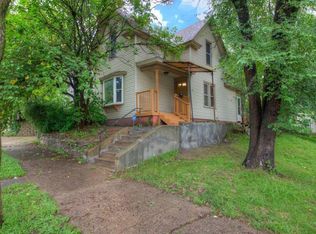 908 Farrington St, Saint Paul, MN 55117