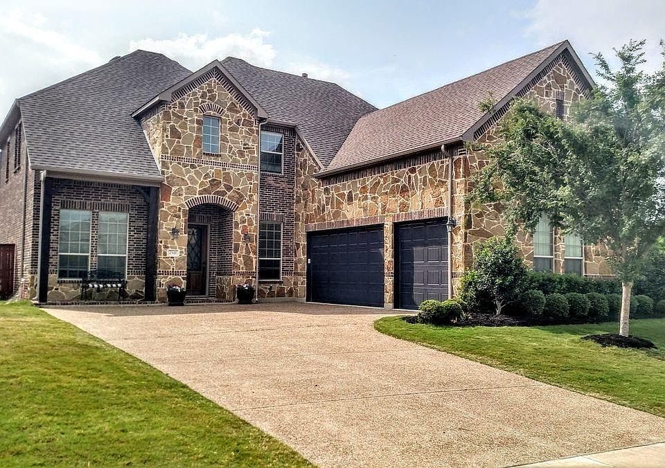 1st image of 2541 Roseville Dr