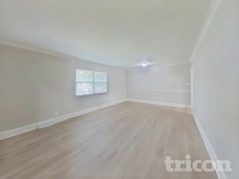 7511 Monroe Rd — Photo 5