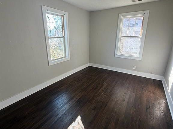 4th image of 1006 W Cliff St
