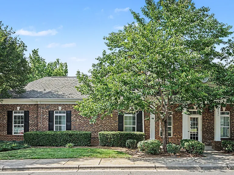 10420 Benfield Rd — Photo 31
