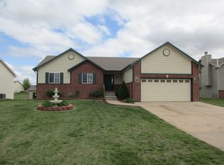 1931 W Country Lakes St, Haysville, KS 67060
