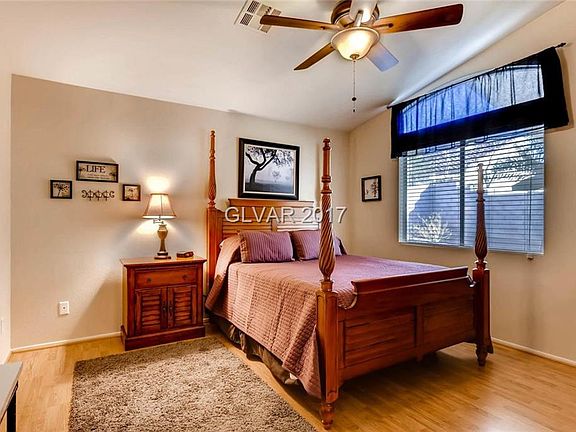 5th image of 923 Blue Arroyo Dr
