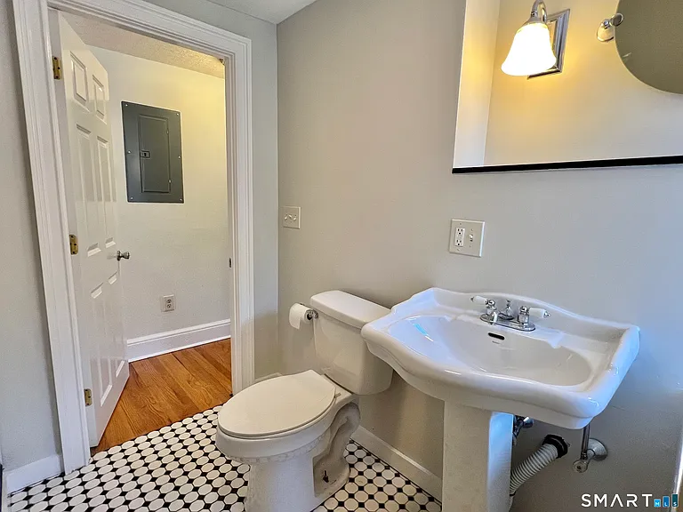 1596 Main St #2 — Photo 10