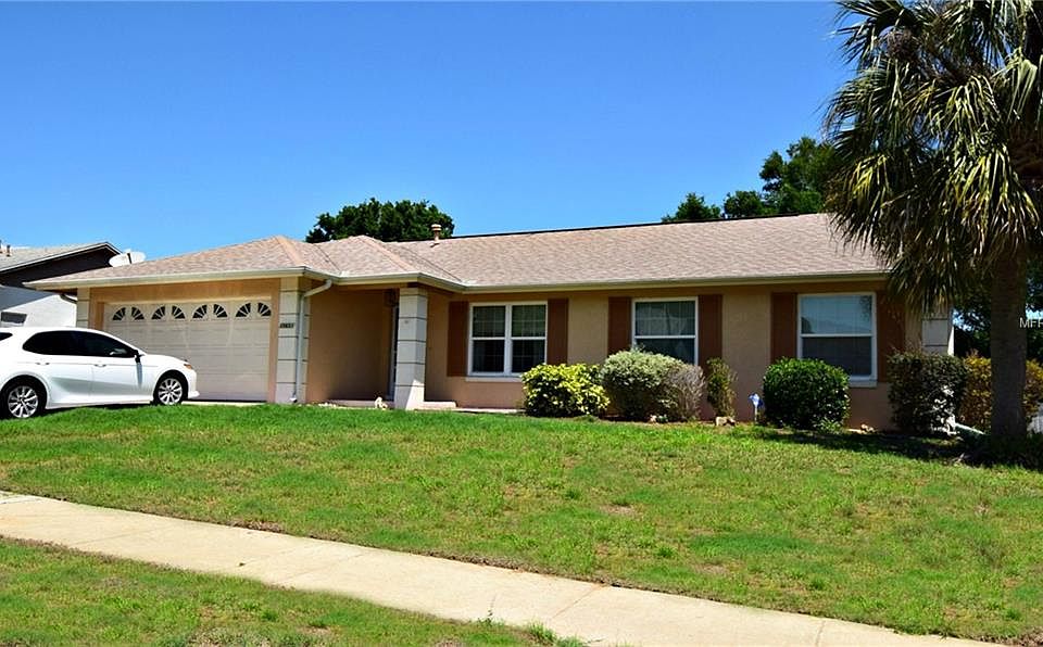 1st image of 15651 Sausalito Cir