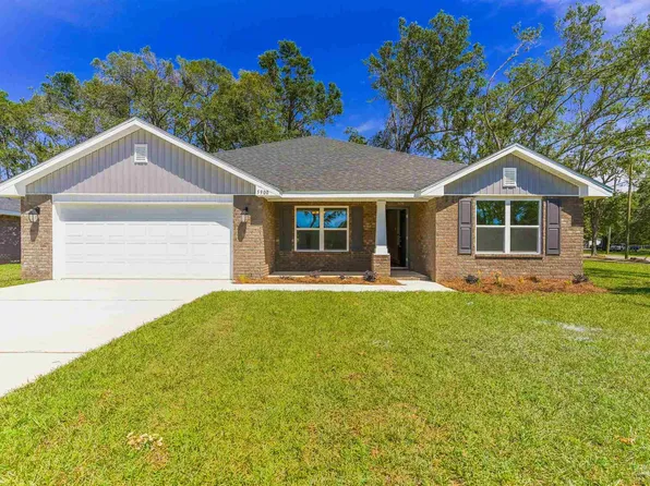 1842 Praline Ln #5A, Cantonment, FL 32533