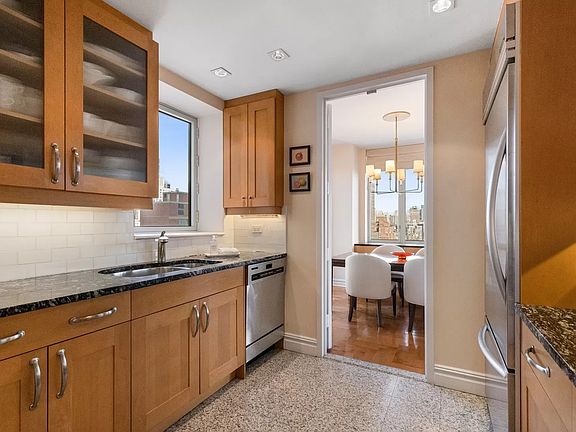 4th image of 401 E 60th St APT 19D
