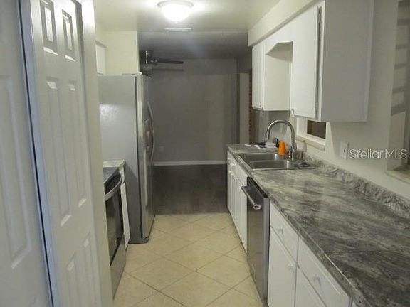 3rd image of 222 W Warren Ave