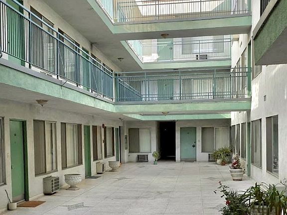 3rd image of 458 N Hayworth Ave APT 305