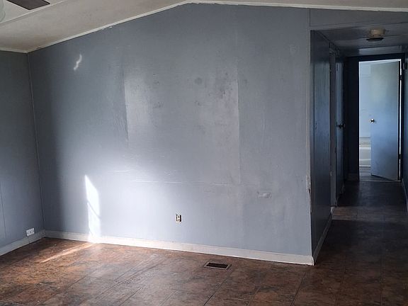 2nd image of 2246 Mountain Pine Rd #33