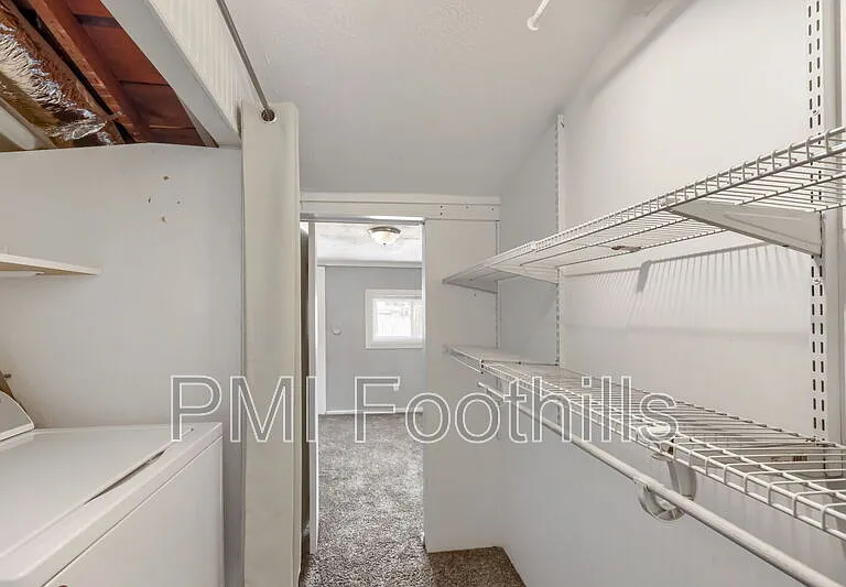 420 N Fox St — Photo 9